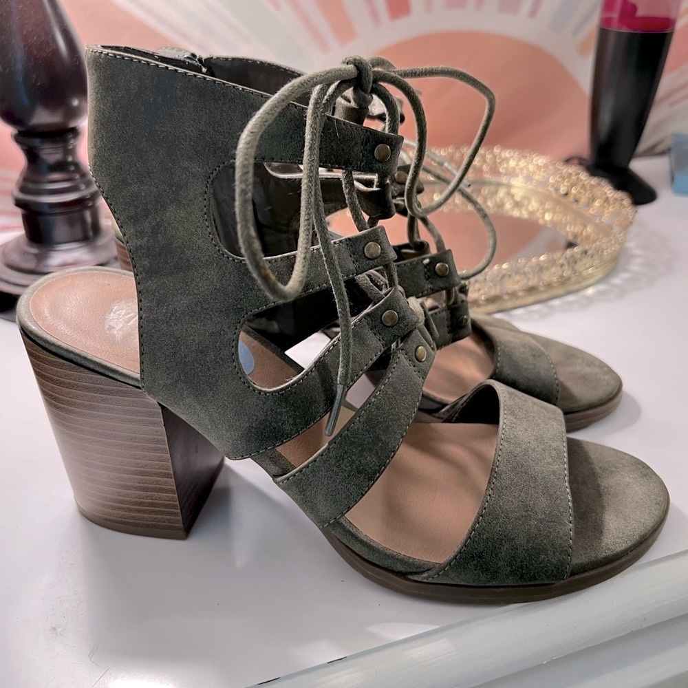 Gladiator block heel